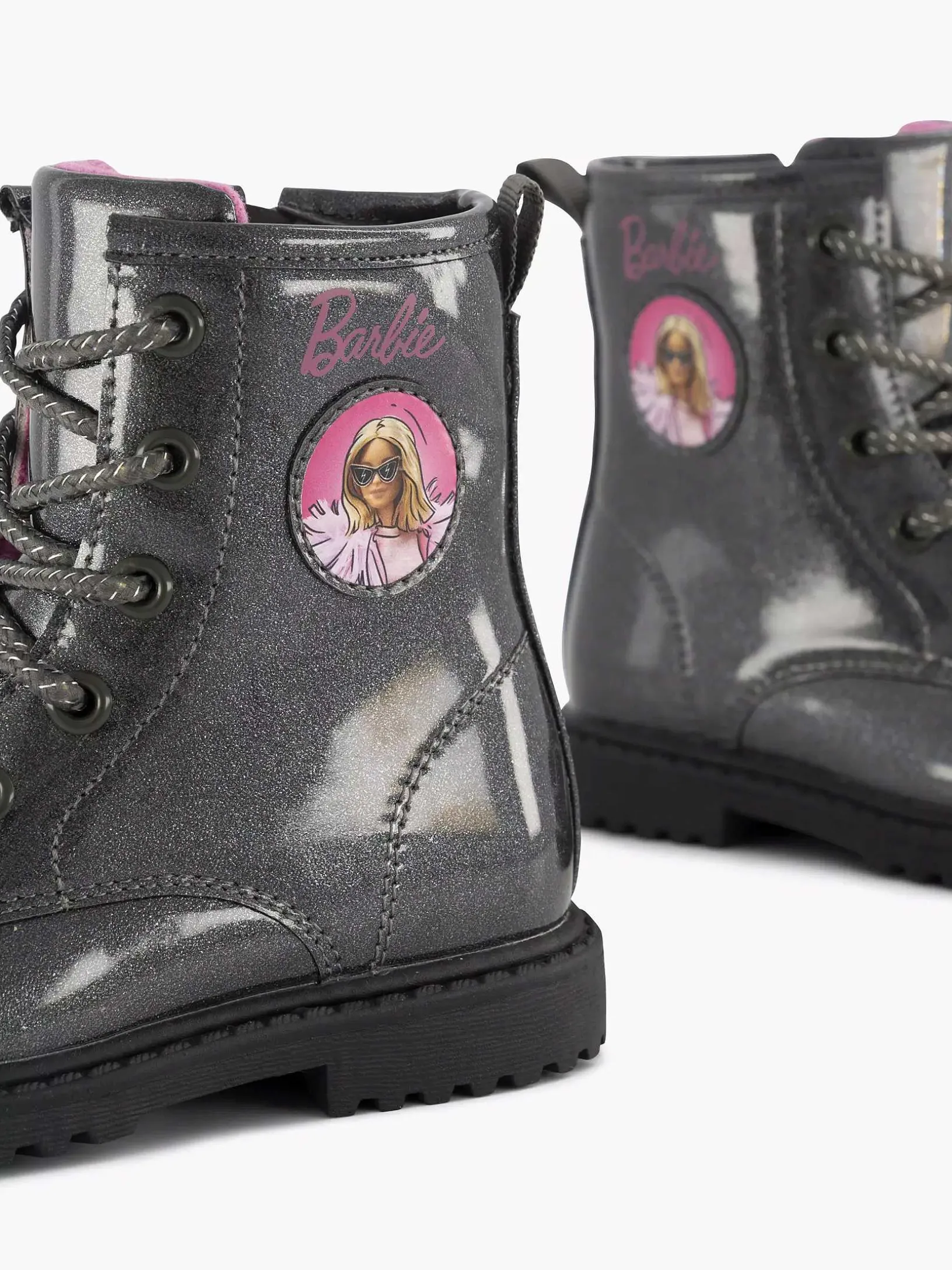 Zwarte Veterboot Barbie